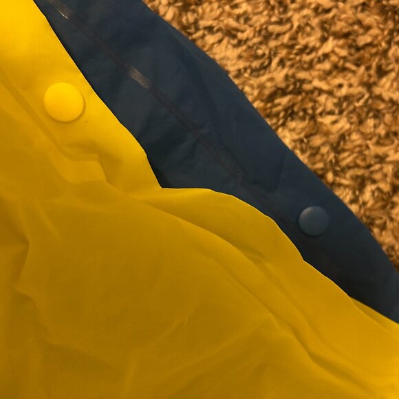 2 Coleman Adult EVA Waterproof Ponchos 1 Size Fits All 50”x80” Hood Snap Closure - Picture 4 of 6